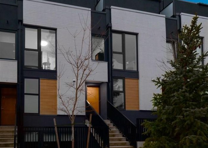 214 - 649 3RD Street, North Vancouver, BC V7L 1G6 |  Photo 1