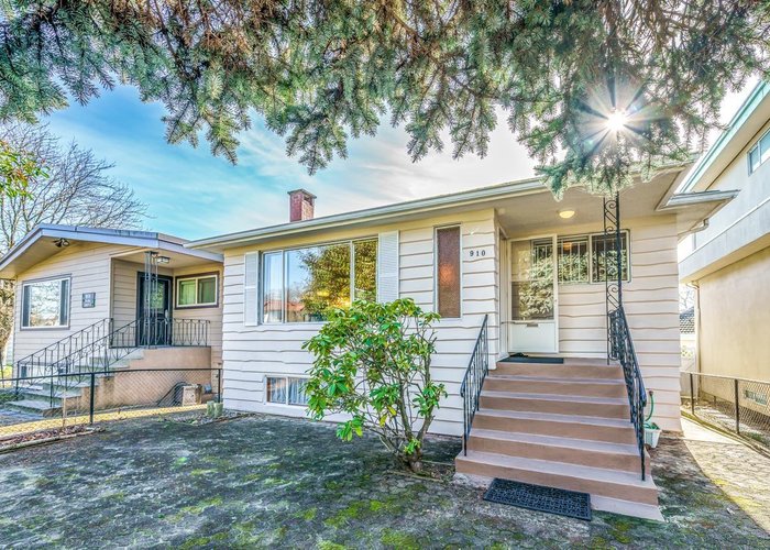 910 Park Drive, Vancouver, BC V6P 2J4 |  Photo 1