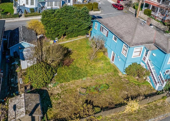 221 Townsend Place, New Westminster