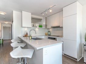 1504 668 Columbia Street, New Westminster