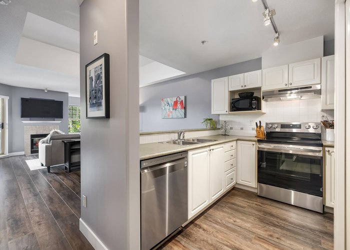 501 214 Eleventh Street, New Westminster