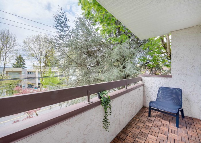 207 515 Eleventh Street, New Westminster