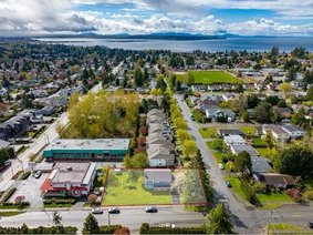 15952 Russell Avenue, White Rock