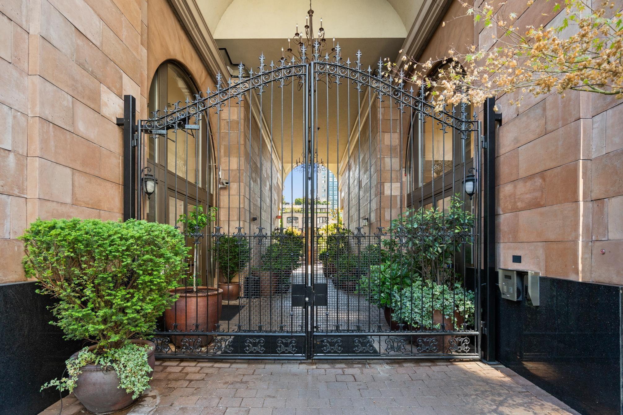 1280 RICHARDS