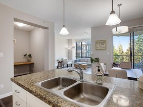 403 - 1581 Foster Street, White Rock, BC V4B 5M1 | Sussex House Photo 7
