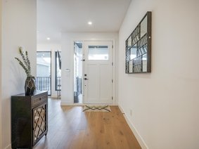 724 Fifth Street, New Westminster, BC V3L 2Y3 |  Photo R2733391-5.jpg