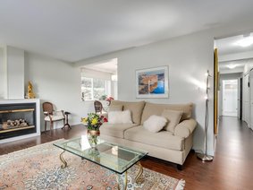 1 - 1420 Chesterfield Avenue, North Vancouver, BC V7M 2N4 | Sundale Photo 2