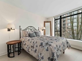 402 - 175 1ST Street, North Vancouver, BC V7M 3N9 | Time Photo 5