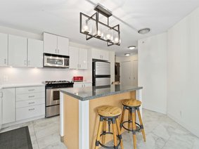 402 - 175 1ST Street, North Vancouver, BC V7M 3N9 | Time Photo 1