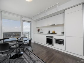 2511 - 988 Quayside Drive, New Westminster, BC V3M 0L5 | Riversky2 By Bosa Photo 4