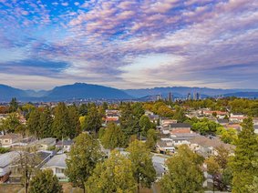1008 - 2435 Kingsway, Vancouver, BC V5R 5G8 | The Windsor Photo 18