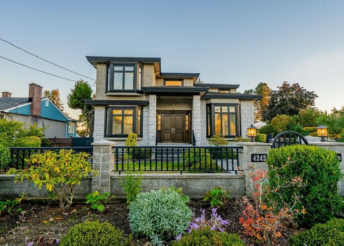 4242 Hurst Street, Burnaby, BC V5J 1M7 |  Photo 1