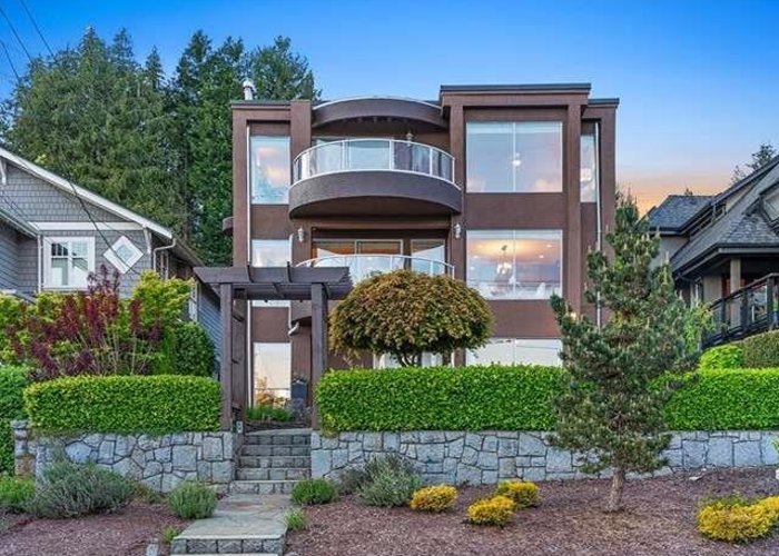 460 21ST Street, North Vancouver, BC V7L 3C2 |  Photo 1