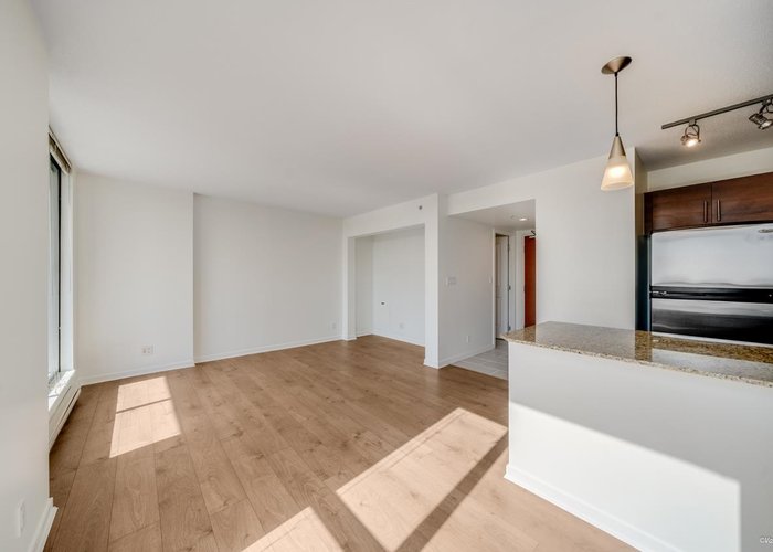 703 - 814 Royal Avenue, New Westminster, BC V3M 1J9 |  Photo 1
