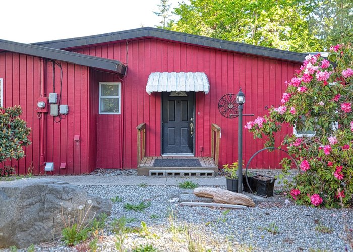 6533 Meier Road, Sechelt, BC V7Z 0S8 |  Photo 1