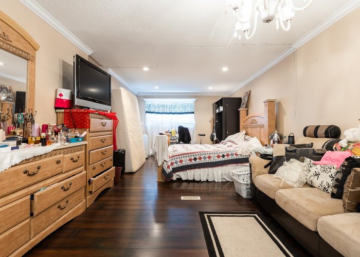 9318 Cinnamon Drive, Surrey, BC V3V 1V2 |  Photo 33