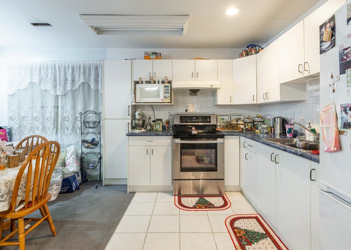 9318 Cinnamon Drive, Surrey, BC V3V 1V2 |  Photo 36