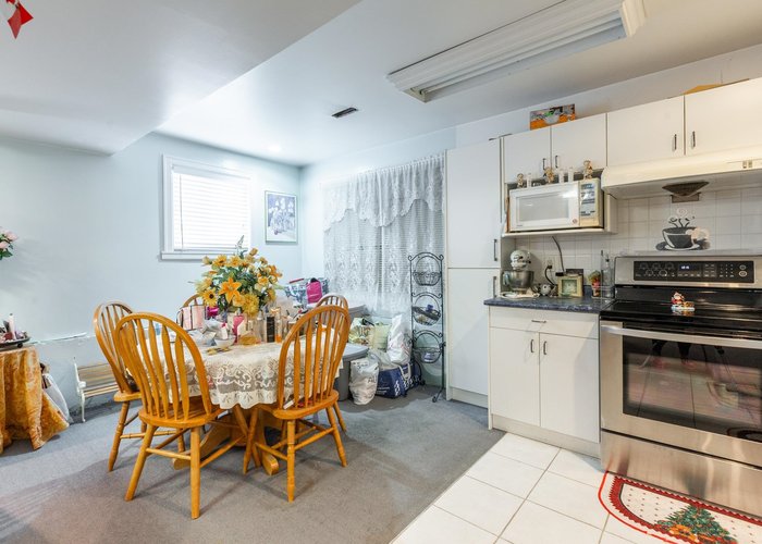 9318 Cinnamon Drive, Surrey, BC V3V 1V2 |  Photo 38