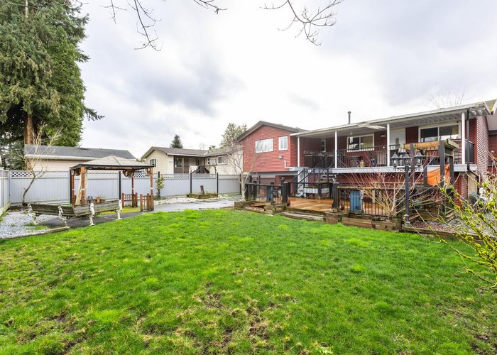 9318 Cinnamon Drive, Surrey, BC V3V 1V2 |  Photo 47