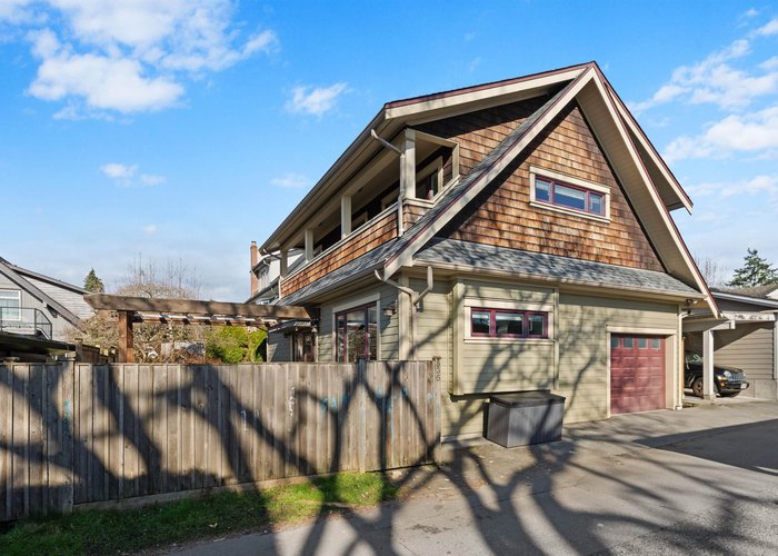 335 8TH Street, North Vancouver, BC V7L 1Z2 |  Photo 1