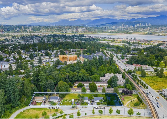 10977 University Drive, Surrey, BC V3T 3Z4 |  Photo 1