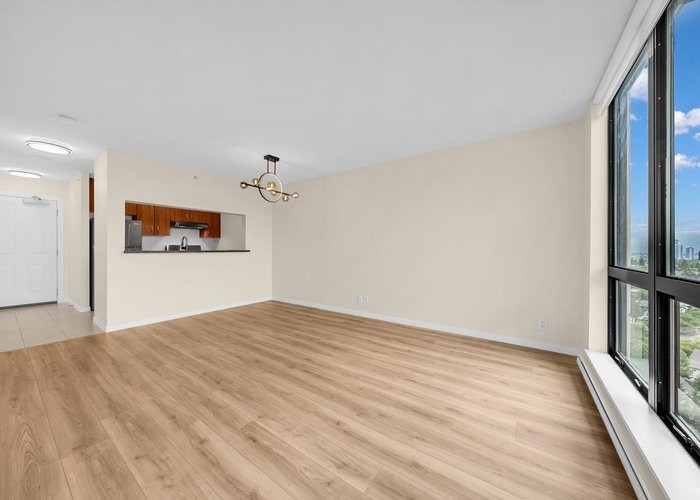 2002 - 3663 Crowley Drive, Vancouver, BC V5R 6H4 |  Photo 18