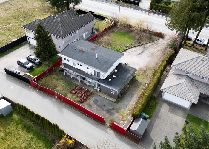 9032 156 Street, Surrey, BC V3R 5Y8 |  Photo 4