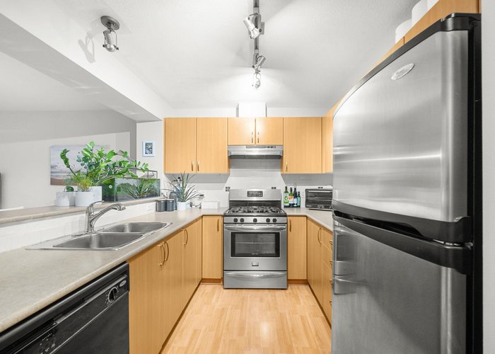 208 - 200 Klahanie Drive, Port Moody, BC V3H 5K7 |  Photo 31