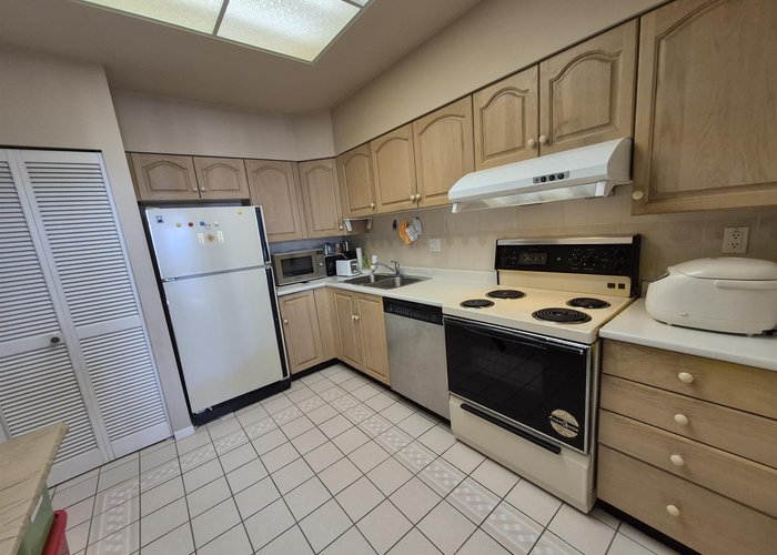 2002 - 5885 Olive Avenue, Burnaby, BC V5H 4N8 |  Photo 47
