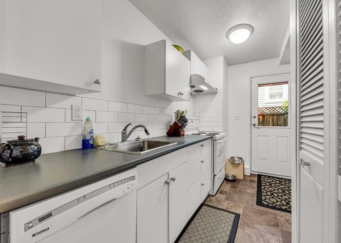151 Holdom Avenue, Burnaby, BC V5B 1K2 |  Photo 36