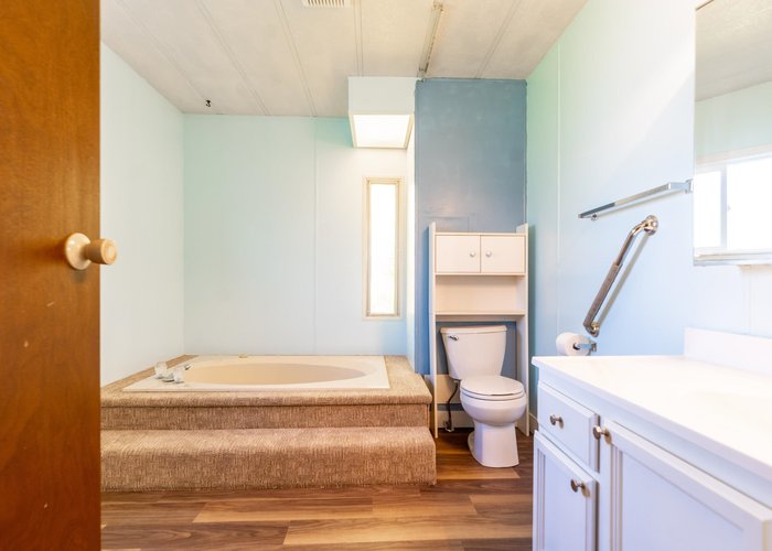 35 - 2120 King George Boulevard, Surrey, BC V4A 6Y8 |  Photo 61