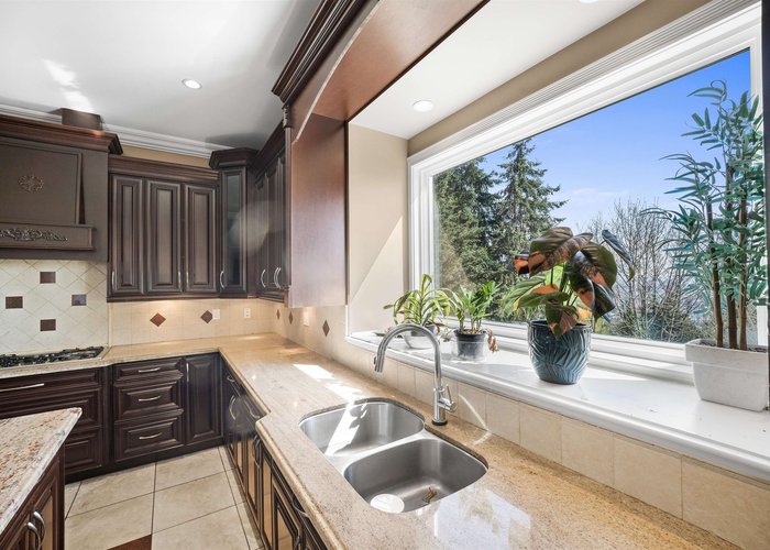 2982 Sunridge Court, Coquitlam, BC V3E 3M5 |  Photo 38