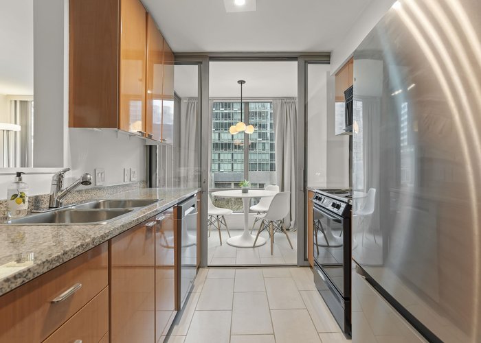 501 - 1200 Georgia Street, Vancouver, BC V6E 4R2 |  Photo 39