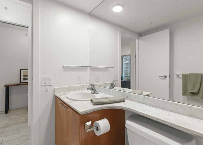 501 - 1200 Georgia Street, Vancouver, BC V6E 4R2 |  Photo 60