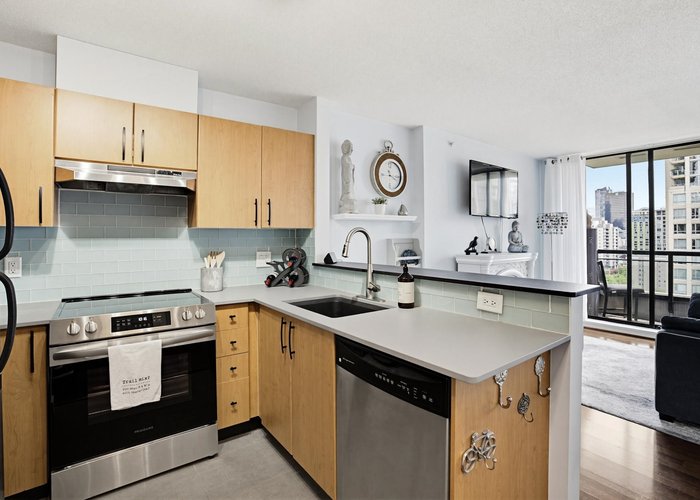1703 - 1295 Richards Street, Vancouver, BC V6B 4K8 |  Photo 32