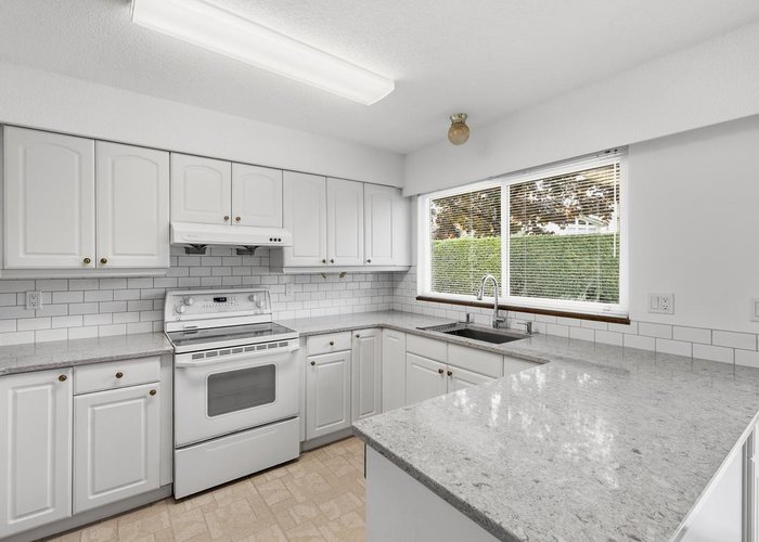 7605 Lawrence Drive, Burnaby, BC V5A 3M6 |  Photo 44