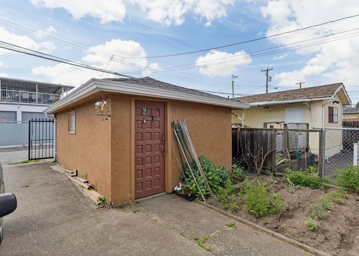2248 Mannering Avenue, Vancouver, BC V5N 3C4 |  Photo 55