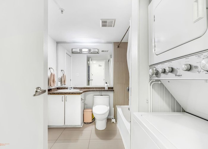 2010 - 438 Seymour Street, Vancouver, BC V6B 6H4 |  Photo 17