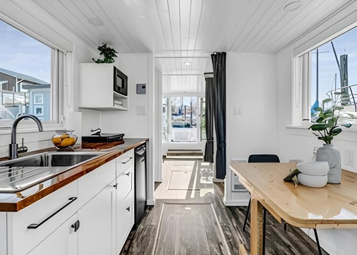 A07 - 415 Esplanade, North Vancouver, BC V7L 0B5 |  Photo 2