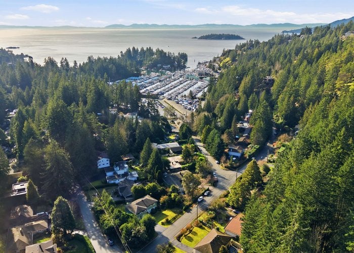 5757 Cranley Drive, West Vancouver, BC V7W 1S9 |  Photo 16