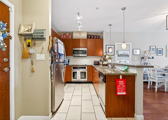 302 - 100 Capilano Road, Port Moody, BC V3H 5M9 |  Photo 35