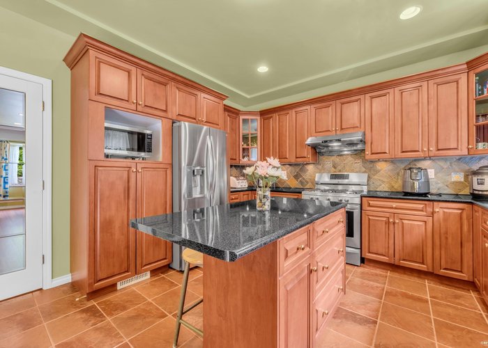4317 Cliffmont Road, North Vancouver, BC V7G 1J6 |  Photo 37