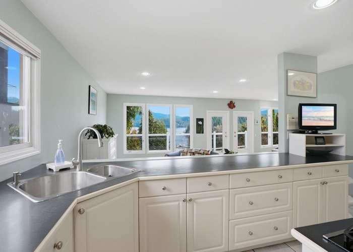 2341 Caledonia Avenue, North Vancouver, BC V7G 1T8 |  Photo 40