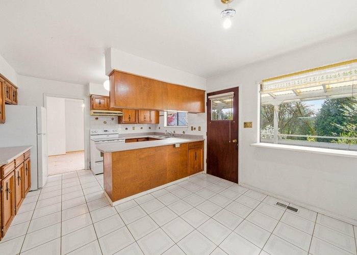 5180 Springdale Court, Burnaby, BC V5B 4P4 |  Photo 46