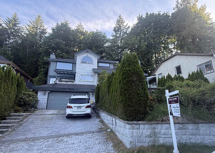 19 Burrard Crescent, Port Moody, BC V3H 4V8 |  Photo 7