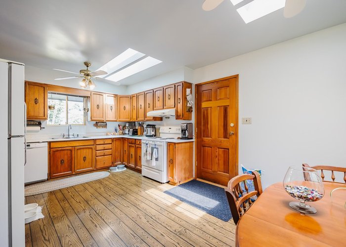 21190 Glenwood Avenue, Maple Ridge, BC V2X 8K5 |  Photo 52