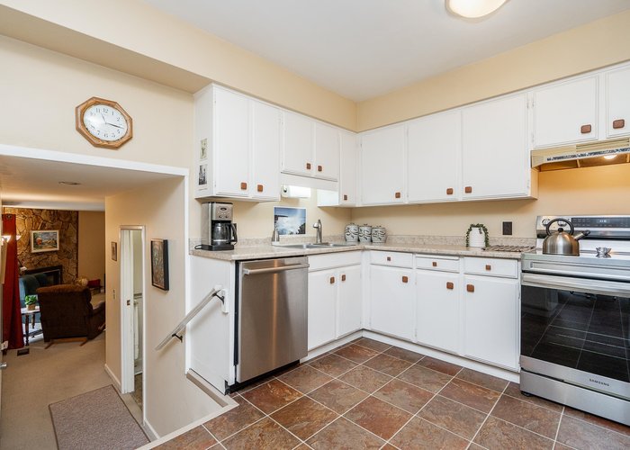 612 Hillcrest Street, Coquitlam, BC V3J 6N8 |  Photo 49