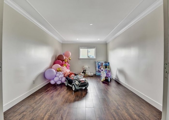 15181 68A Avenue, Surrey, BC V3S 7Y7 |  Photo 12