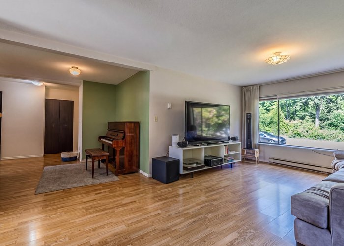 8074  8076 19TH Avenue, Burnaby, BC V3N 1G3 |  Photo 43