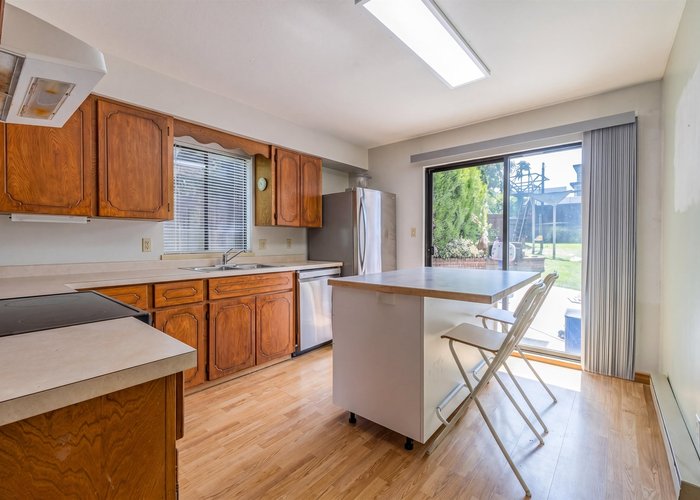 8074  8076 19TH Avenue, Burnaby, BC V3N 1G3 |  Photo 47